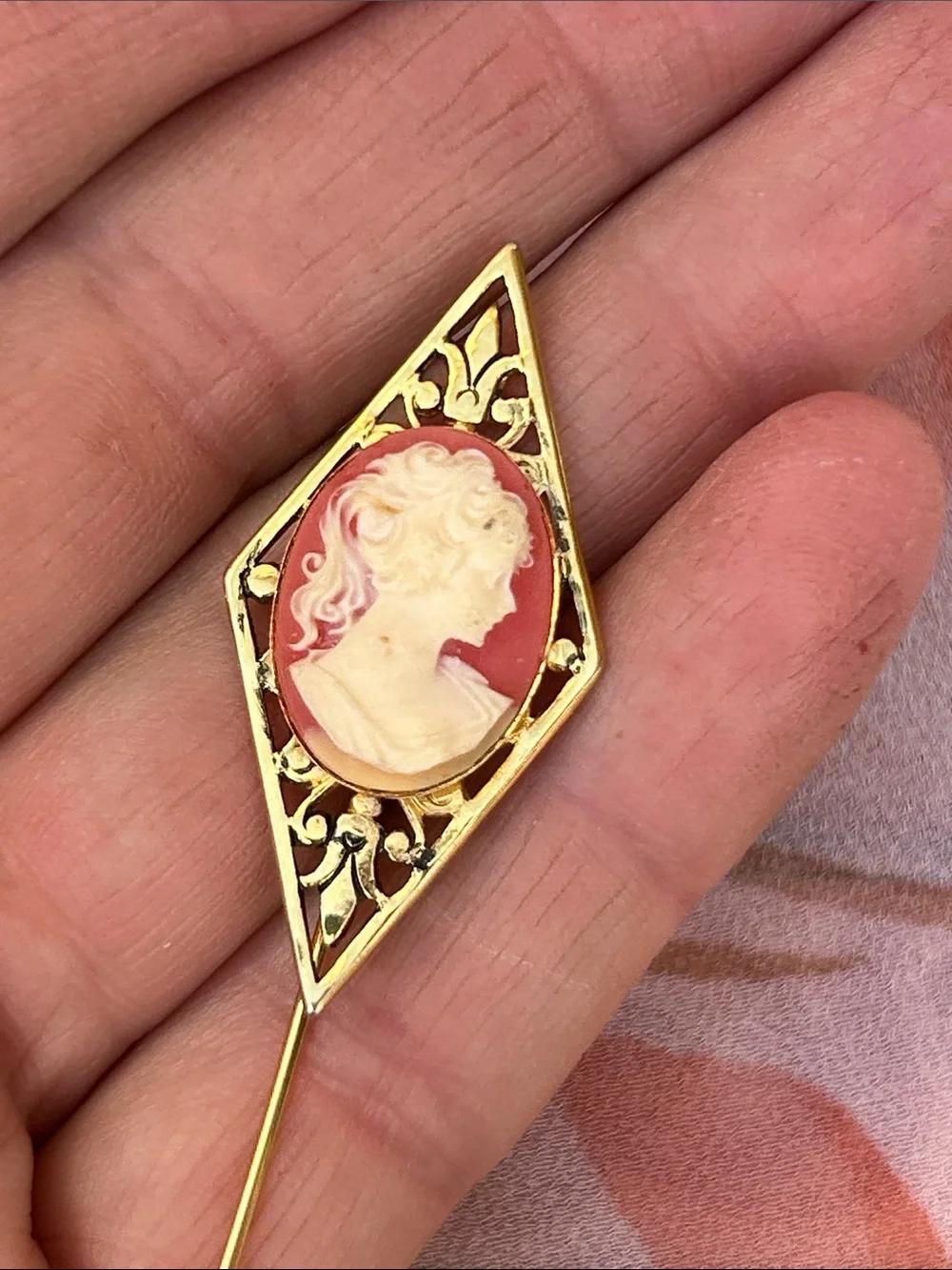 Vintage Gold Cameo Stick Pin with Pink and White Cameo - Picture 7 of 7